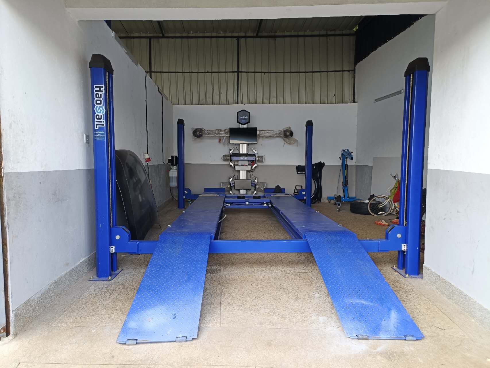 Four-Post Lift  
